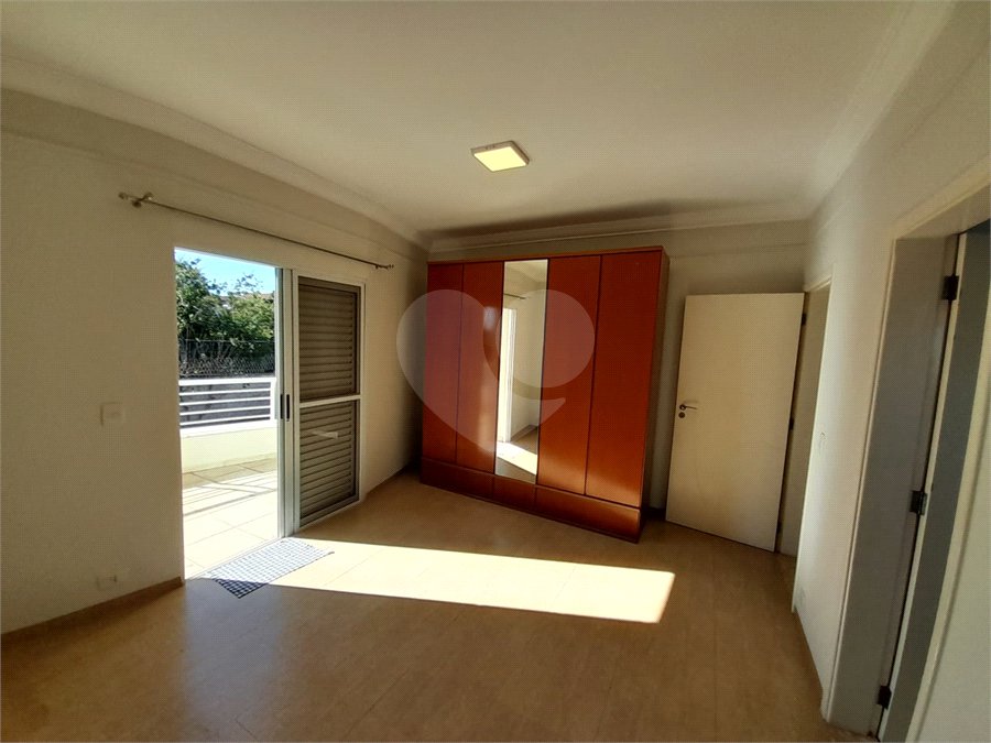 Casa à venda com 4 quartos, sendo 3 suítes, no condomínio Residencial Terras de Vinhedo, Vinhedo - SP