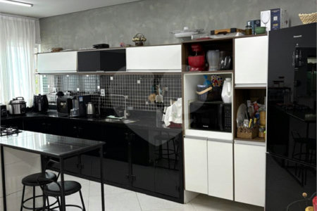 Casa à venda com 4 suítes em Vila Lavínia, Mogi das Cruzes, SP