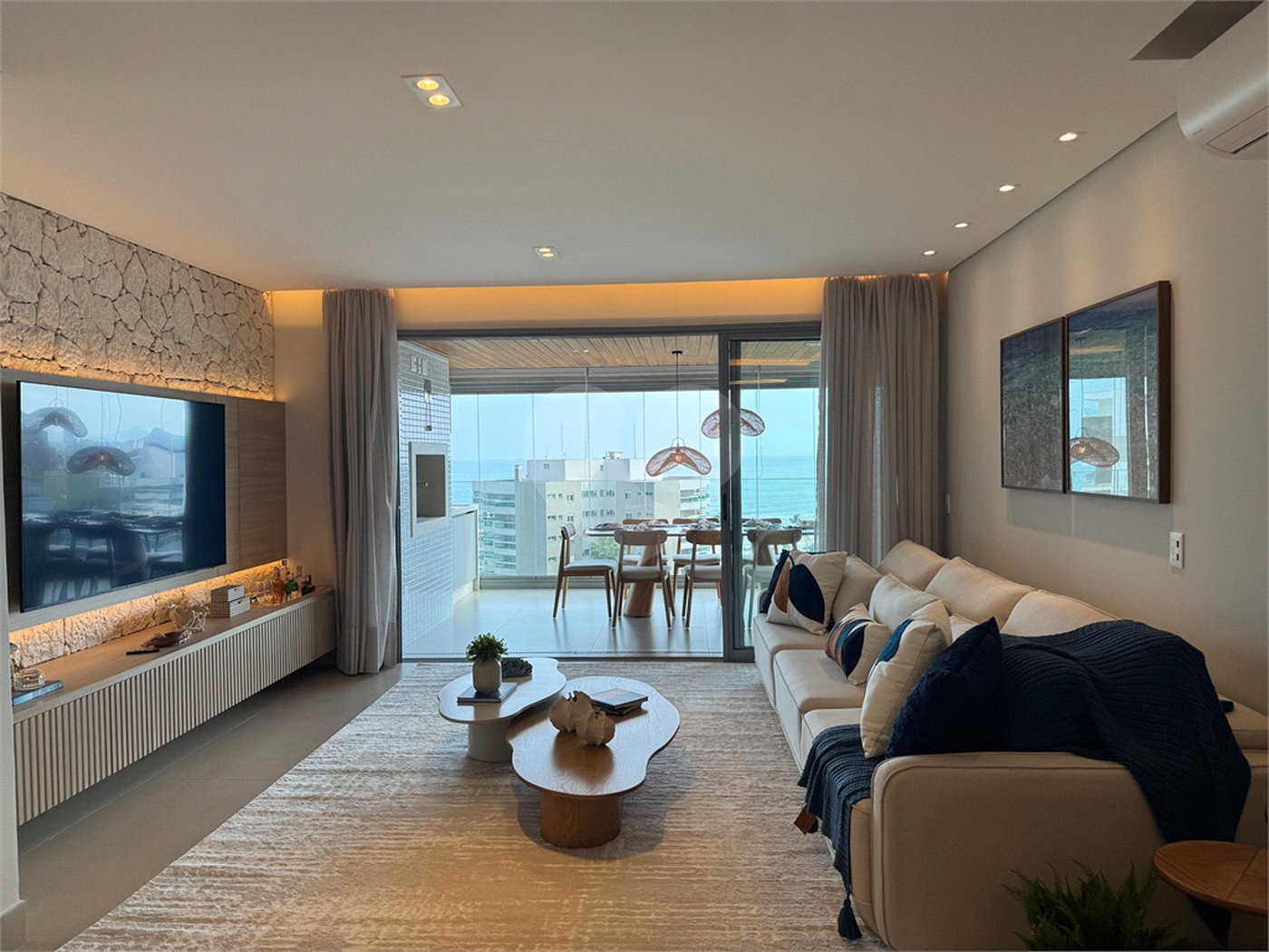 Apartamento à venda com 3 suítes em Riviera, Bertioga, SP