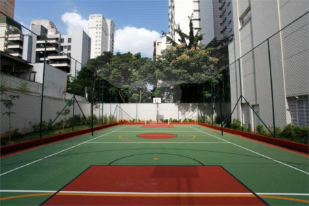 Apartamento à venda com 3 suítes em Moema, São Paulo, SP