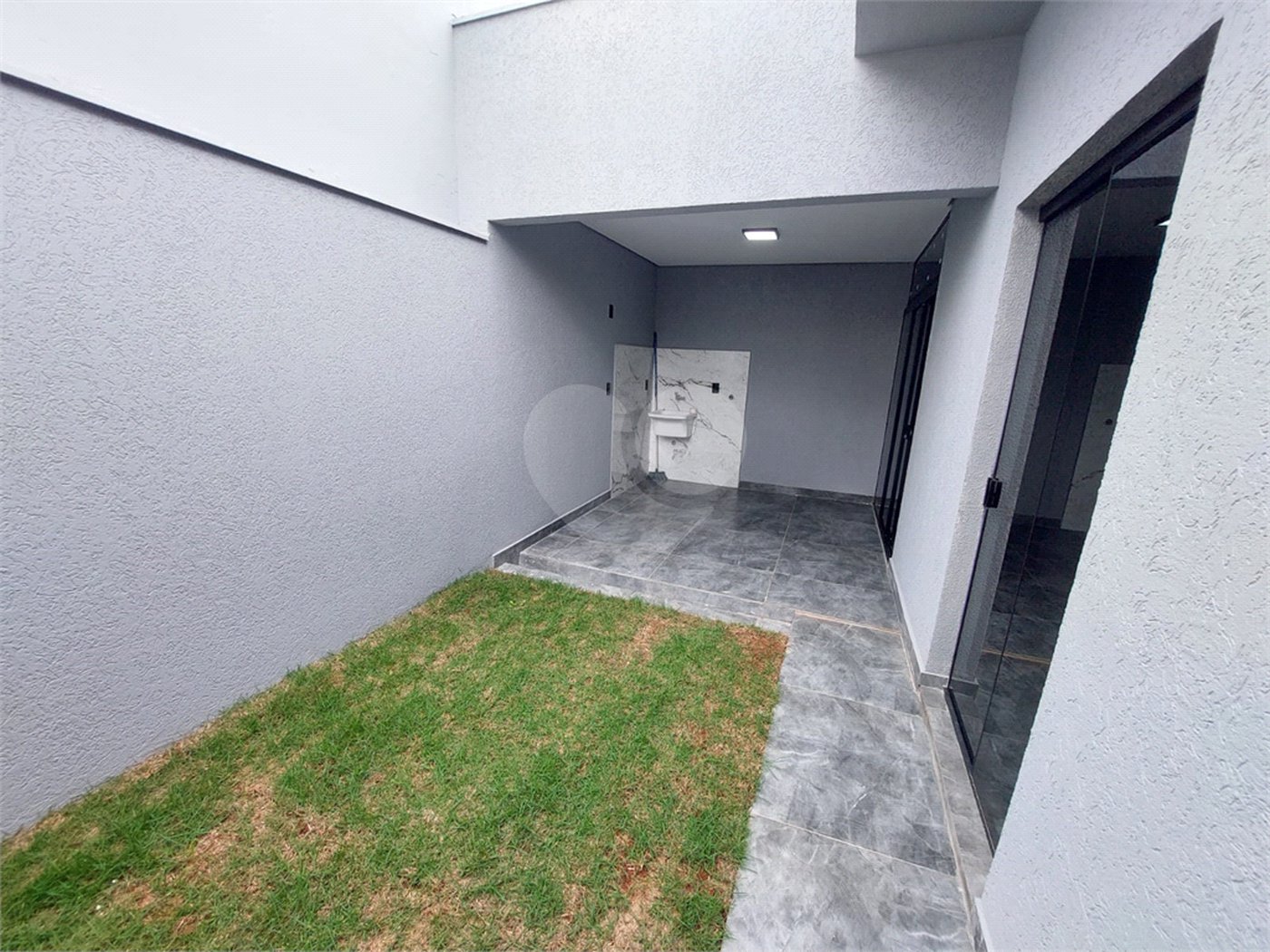 Casa à venda com 3 quartos, sendo 1 suíte, no condomínio Horto Florestal Villagio, Sorocaba - SP