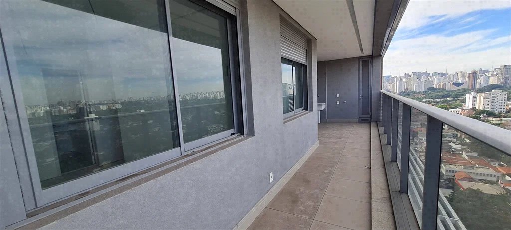 Apartamento à venda com 2 quartos, sendo 1 suíte, em Pinheiros, São Paulo, SP