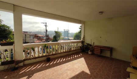 Sobrado à venda com 3 quartos, sendo 1 suíte,  em Tremembé, São Paulo, SP