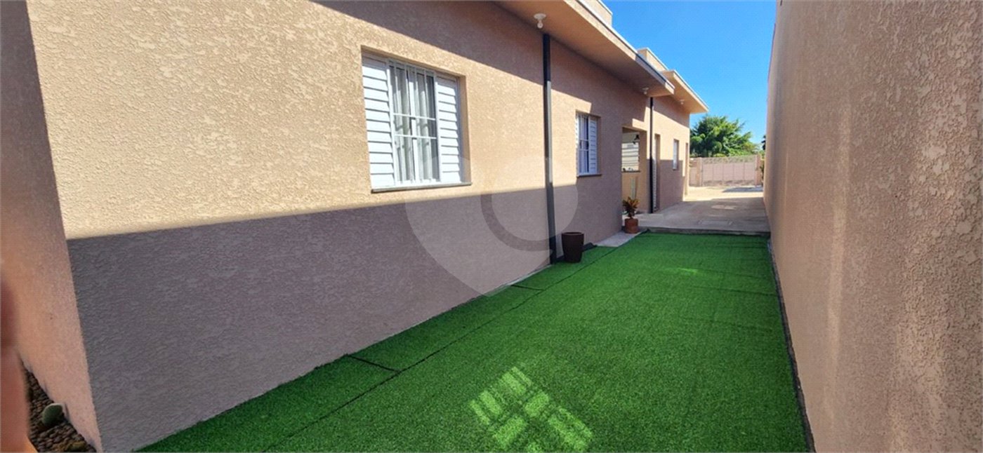 Casa à venda com 2 quartos no condomínio Uirapuru, Bom Jesus dos Perdões - SP