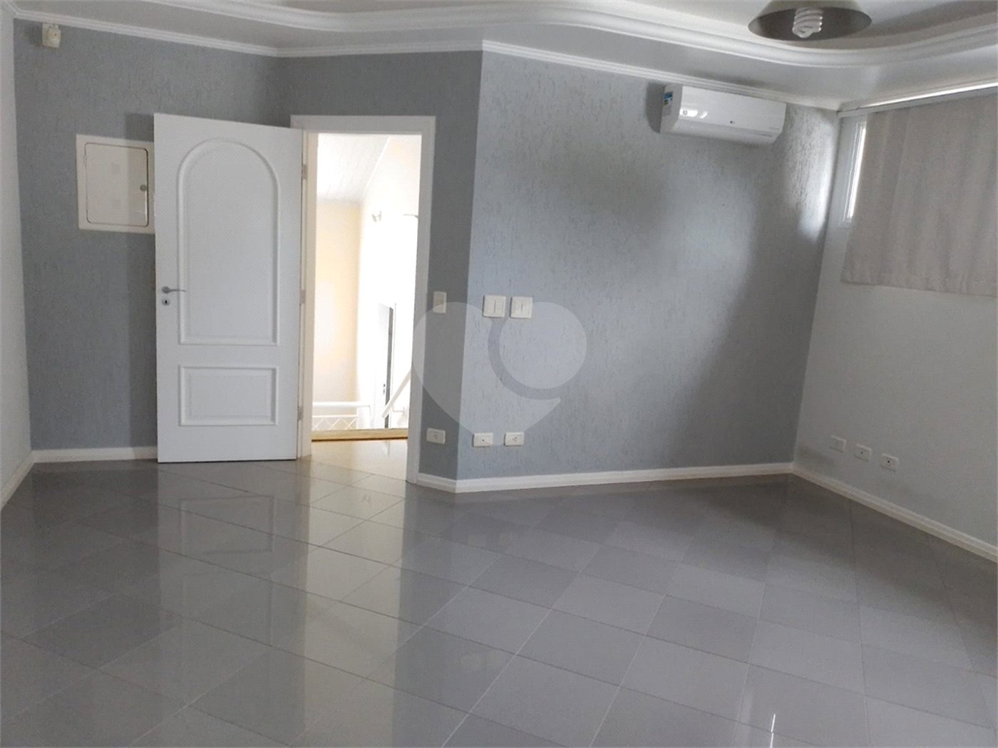 Casa à venda com 4 quartos, sendo 2 suítes,  em Vila Santista, Atibaia, SP