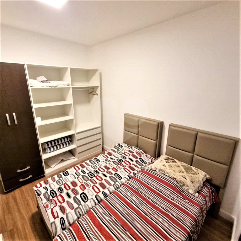 Casa à venda com 8 quartos, sendo 6 suítes,  no condomínio Acapulco, Guarujá - SP
