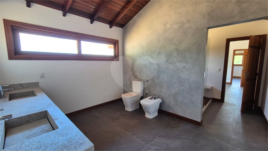 Casa à venda com 8 quartos, sendo 7 suítes, em Ferradura, Armação dos Búzios, RJ