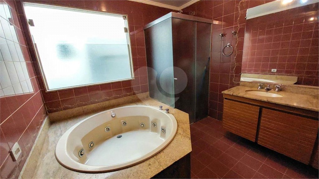 Casa à venda com 6 quartos, sendo 3 suítes, em Jardim Brasil (zona Sul), São Paulo, SP