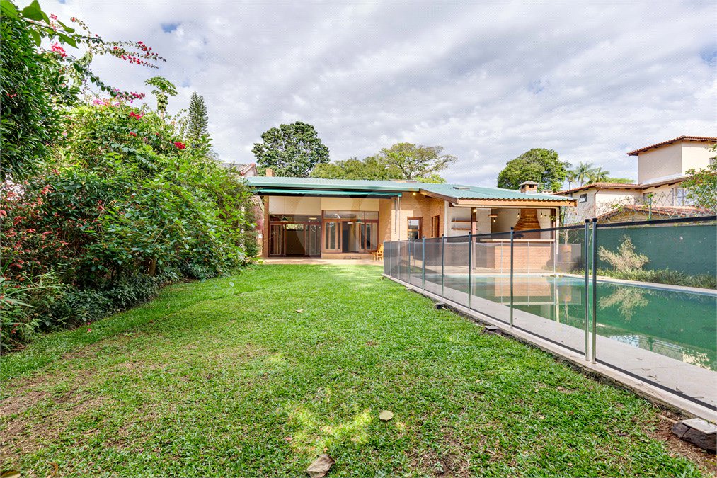 Casa Térrea à venda com 3 quartos, sendo 1 suíte, em Alto da Boa Vista, São Paulo, SP