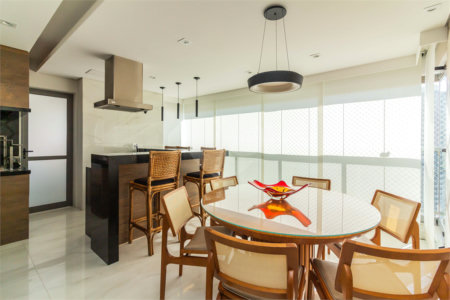 Apartamento à venda com 3 suítes em Vila Gumercindo, São Paulo, SP