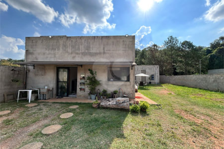 Casa à venda com 2 suítes em Jardim Estância Brasil, Atibaia, SP
