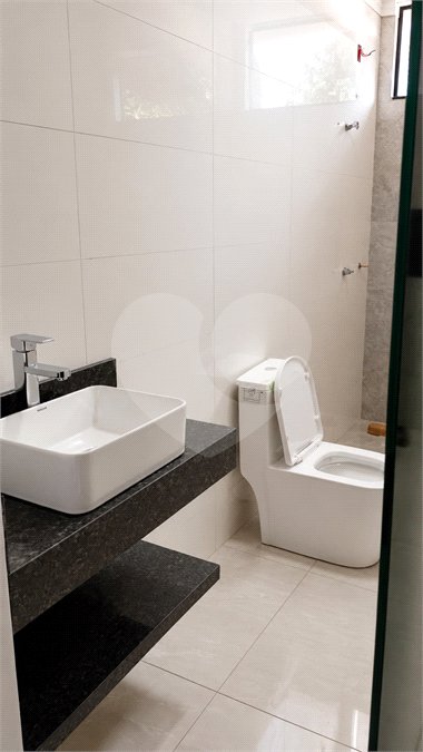 Casa à venda com 3 quartos, sendo 1 suíte, no condomínio Residencial Alto da Boa Vista, Araraquara - SP