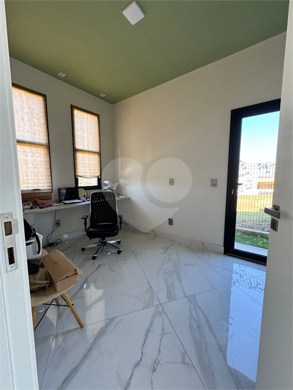 Casa à venda com 3 suítes no condomínio Reserva Central Parque, Salto - SP