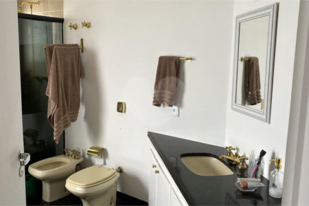 Apartamento à venda com 3 suítes em Vila Suzana, São Paulo, SP