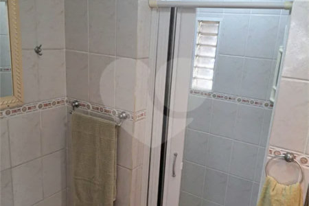 Casa Ampla com 5 Dormitórios, Piscina e Lazer Completo em Terreno de 1.260 m²