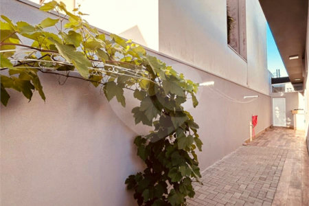 Casa à venda com 3 quartos, sendo 3 suítes, no condomínio Village Damha III, São Carlos - SP