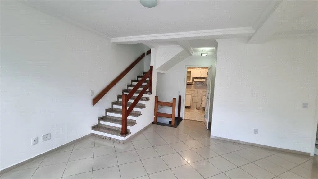 SOBRADO DE 3 DORMITORIOS EM CONDOMINIO À VENDA – PRÓXIMO À USP E À PRAÇA ELIS REGINA