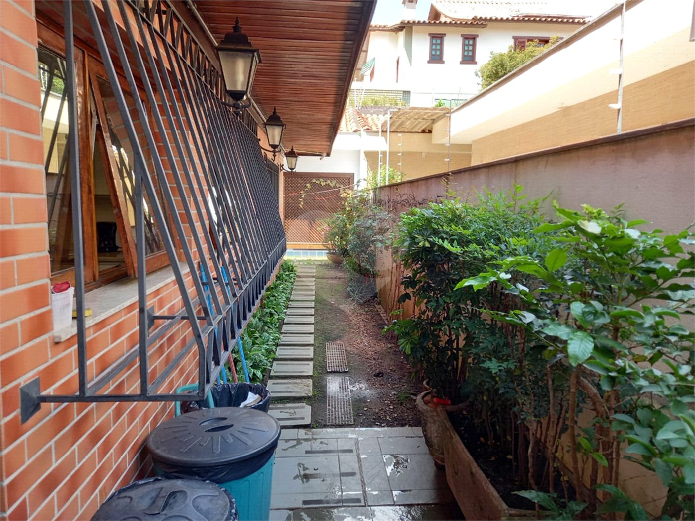 Casa à venda com 5 quartos, sendo 4 suítes, em Jardim São Bento, São Paulo, SP