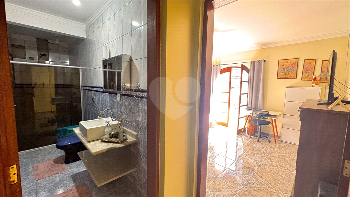 Sobrado à venda com 3 quartos, sendo 1 suíte, em Jardim São Guilherme, Sorocaba, SP