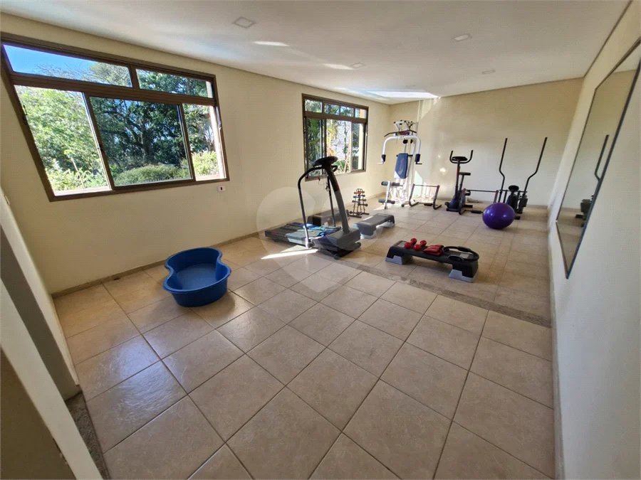 Casa à venda com 4 suítes no condomínio Villa Viana II, Cotia - SP