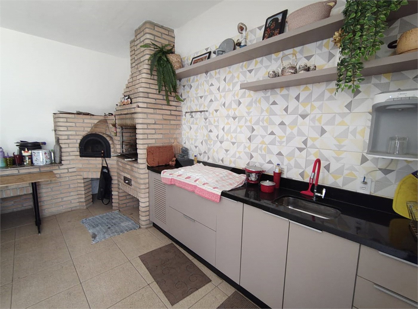Casa à venda com 2 quartos, sendo 1 suíte, em Vila Santa Terezinha, Várzea Paulista, SP