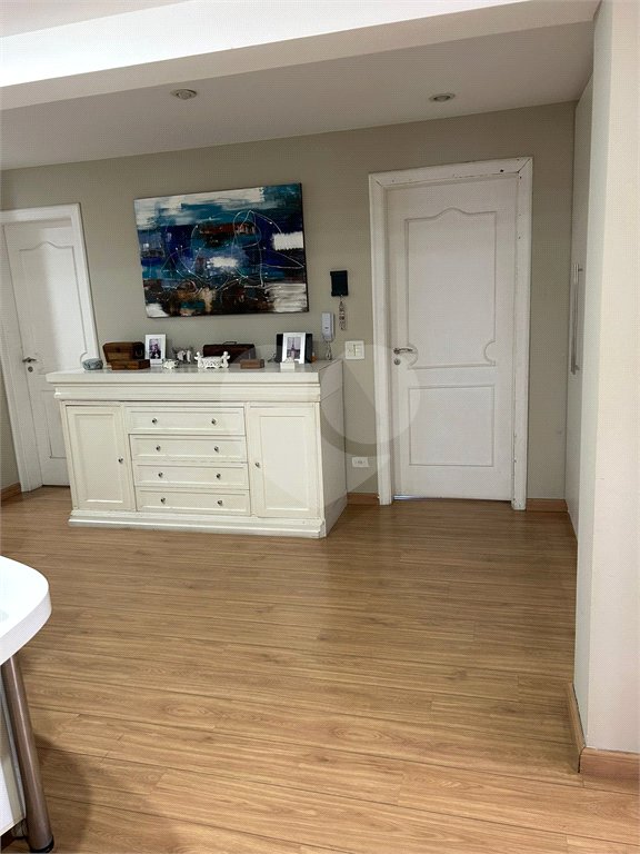 Apartamento à venda com 4 suítes em Real Parque, São Paulo, SP