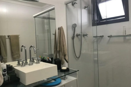 Casa à venda com 5 quartos, sendo 2 suítes, em Jardim Everest, São Paulo, SP