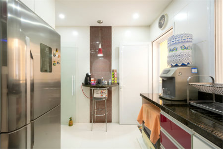 Casa à venda com 4 quartos, sendo 1 suíte, em Santo Amaro, São Paulo, SP
