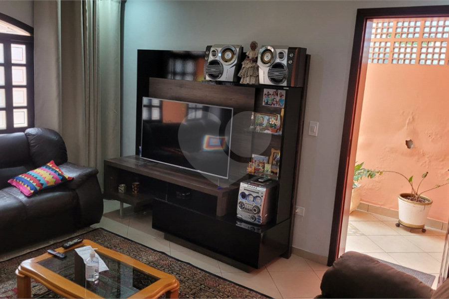 Casa à venda com 6 quartos, sendo 2 suítes, em Laranjeiras, Caieiras, SP