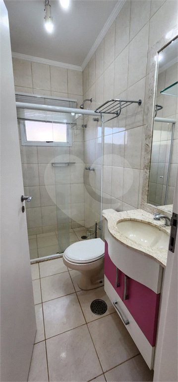 Casa à venda com 3 suítes no condomínio Recanto dos Paturis, Vinhedo - SP