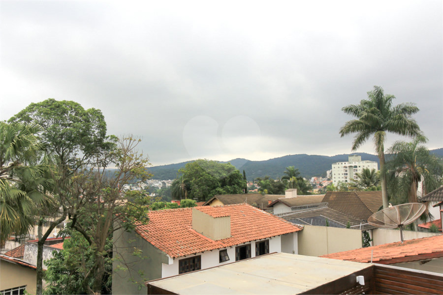Sobrado à venda com 4 suítes em Tremembé, São Paulo, SP