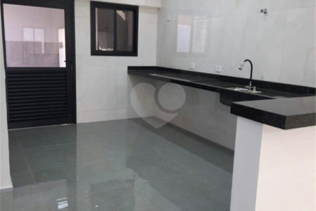 Casa à venda com 3 quartos, sendo 1 suíte, no condomínio Horto Florestal Villagio, Sorocaba - SP
