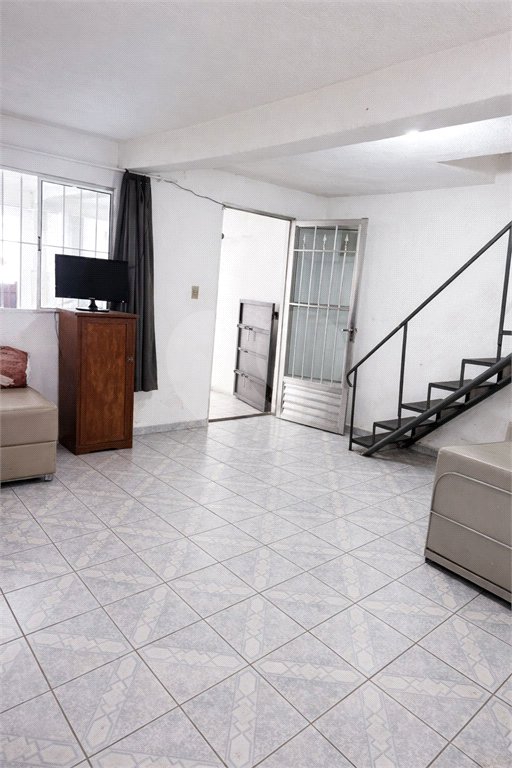 Casa à venda com 3 quartos, sendo 1 suíte, em Jardim Campo Limpo, São Paulo, SP