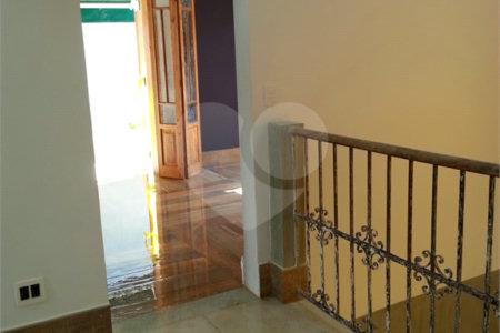 Casa à venda com 3 quartos, sendo 2 suítes, em Vila Mariana, São Paulo, SP
