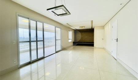 Apartamento à venda com 3 quartos, sendo 4 suítes,  no Centro, São Bernardo do Campo, SP