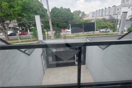 Sobrado à venda com 3 quartos, sendo 1 suíte, em Vila Carrão, São Paulo, SP