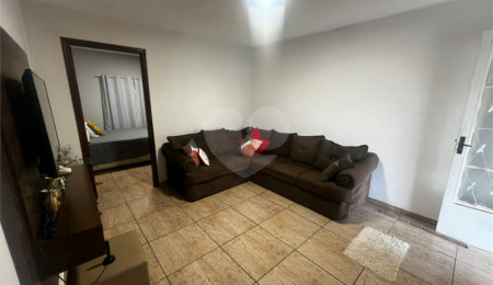 Casa à venda com 2 quartos em Vila Camarão, Itapetininga, SP