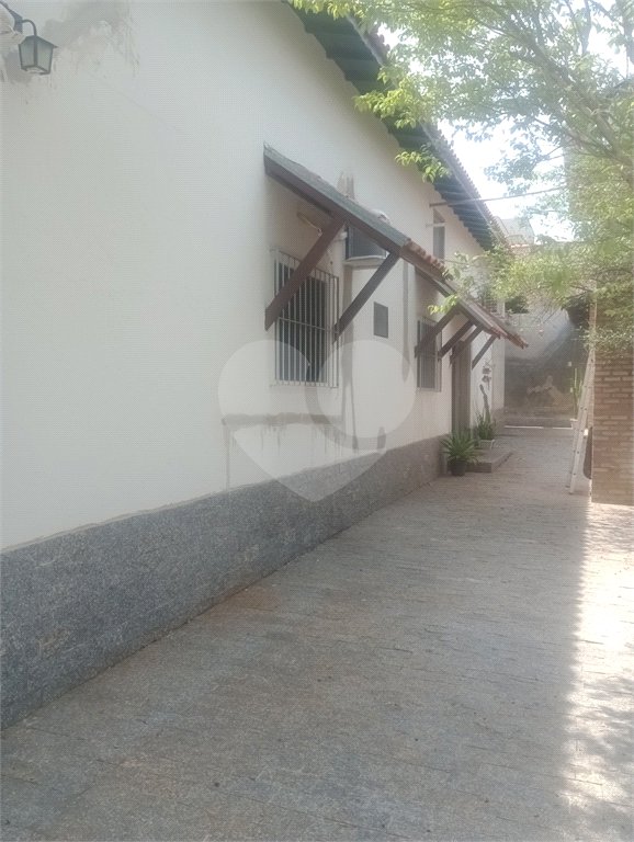 Casa à venda com 3 quartos, sendo 1 suíte, no condomínio Acmti - Colinas do Mosteiro, Terras de Itaici e Recanto dos Pássaros, Indaiatuba - SP