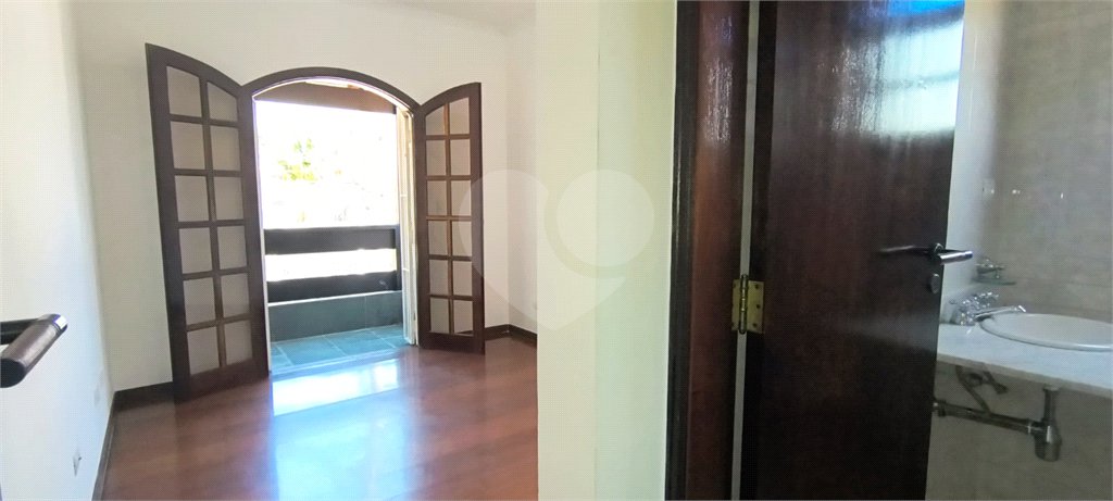 Sobrado à venda com 3 quartos, sendo 2 suítes, em Jardim Ivana, São Paulo, SP