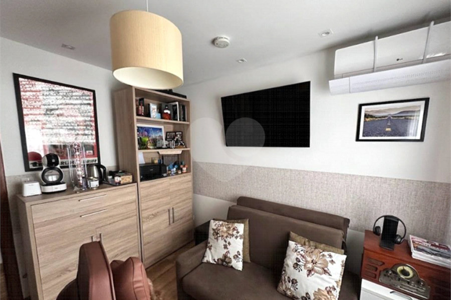 Casa à venda com 3 quartos, sendo 1 suíte, no condomínio Residencial Nabuco de Araújo, São Paulo - SP