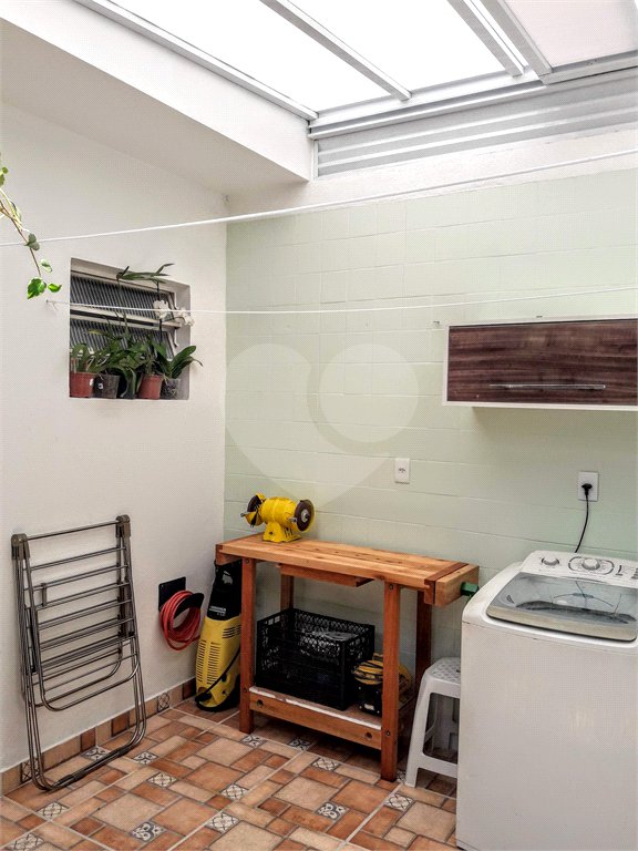 Casa à venda com 3 quartos, sendo 1 suíte,  em Jardim Aeroporto, São Paulo, SP