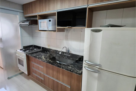 Apartamento à venda com 3 suítes em Vila Suzana, São Paulo, SP