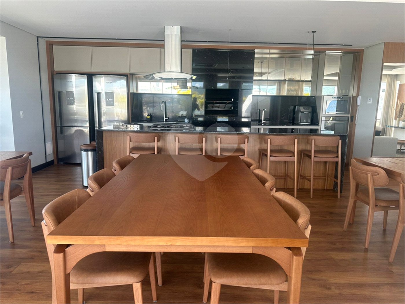 Apartamento à venda ou para alugar com 2 suítes em Itacorubi, Florianópolis, SC