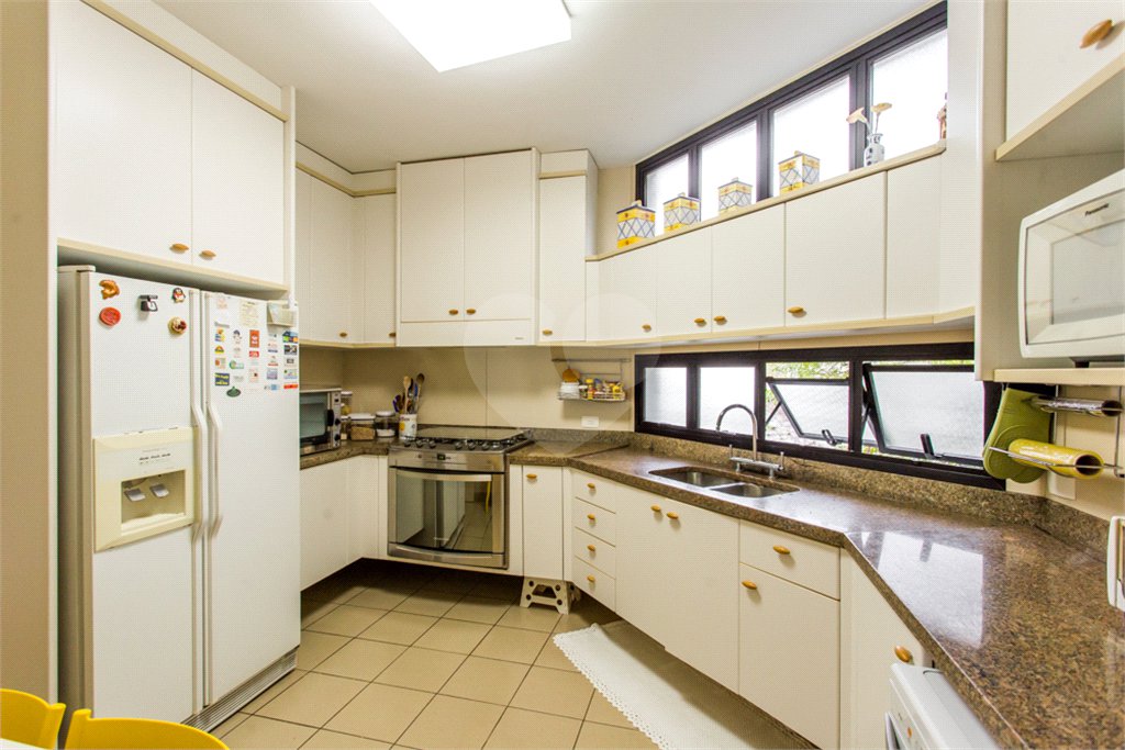 Apartamento à venda com 4 suítes em Real Parque, São Paulo, SP