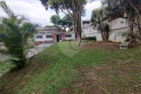 Casa de Vila à venda com 3 quartos, sendo 1 suíte,  em Jardim Esmeralda, São Paulo, SP