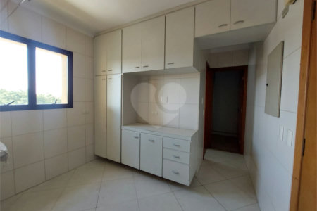 Apartamento à venda com 3 quartos, sendo 1 suíte, em Parque São Domingos, São Paulo, SP