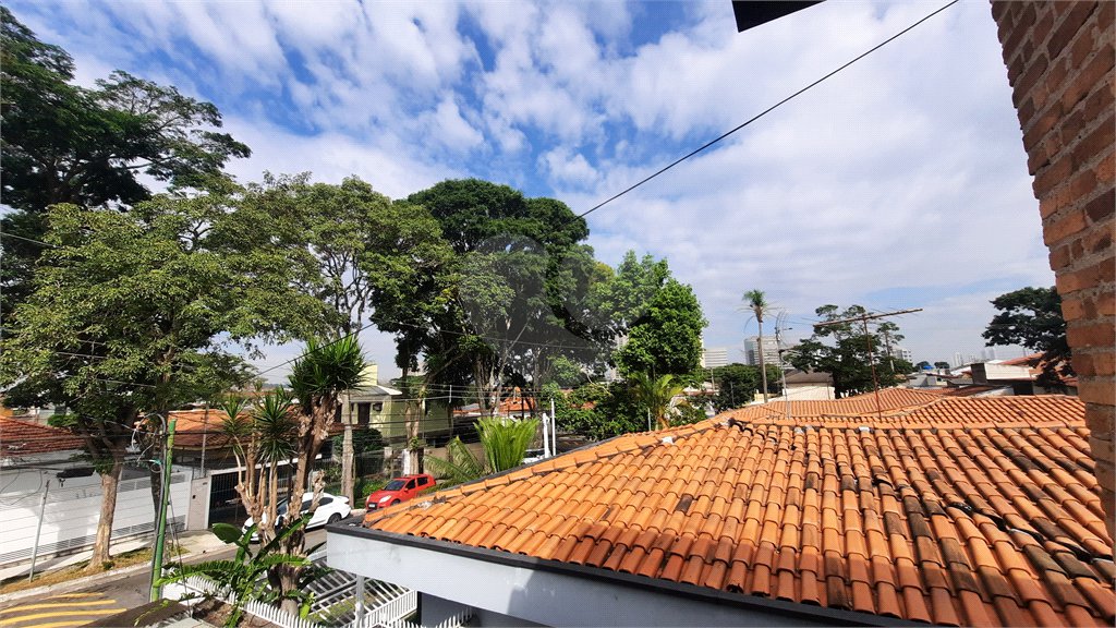 Sobrado à venda com 4 quartos, sendo 1 suíte,  em City Campo Grande, São Paulo, SP