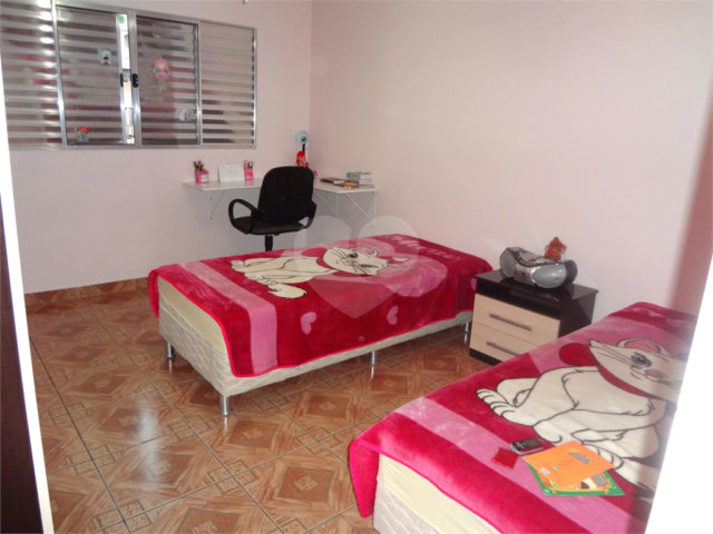 Sobrado à venda com 3 quartos, sendo 1 suíte,  em Horto, São Paulo, SP