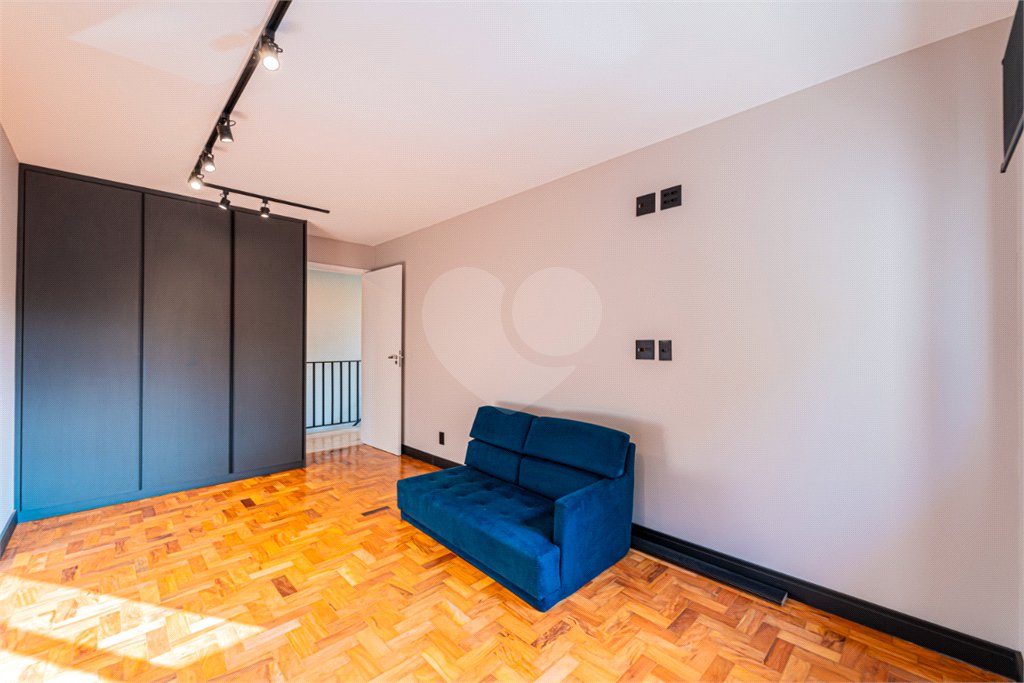 Sobrado à venda com 4 quartos, sendo 2 suítes, em Moema, São Paulo, SP