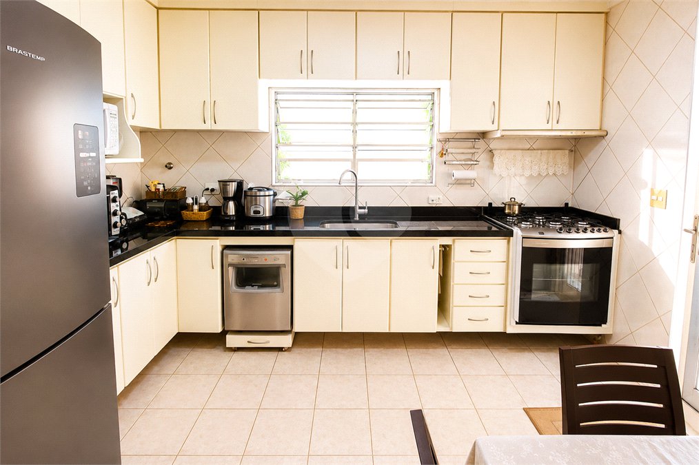 Casa à venda com 3 quartos, sendo 1 suíte, em Santo Amaro, São Paulo, SP